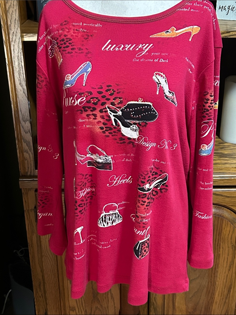 Women’s Red Graphic Long-Sleeve Tee with Heels & Purse Print XL